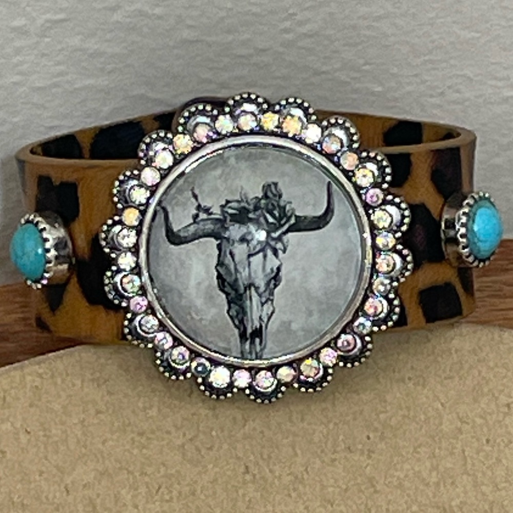 🎉❤️Leopard Turquoise Iridescent Crystal Bezel Steer Cuff Bracelet